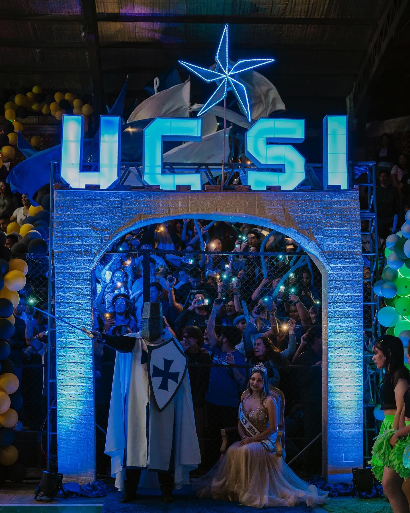 Los Cruzados de la Universidad Católica se Preparan para la Batalla
